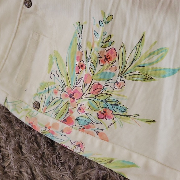 New Lauren Conrad Shorts - Picture 3 of 11